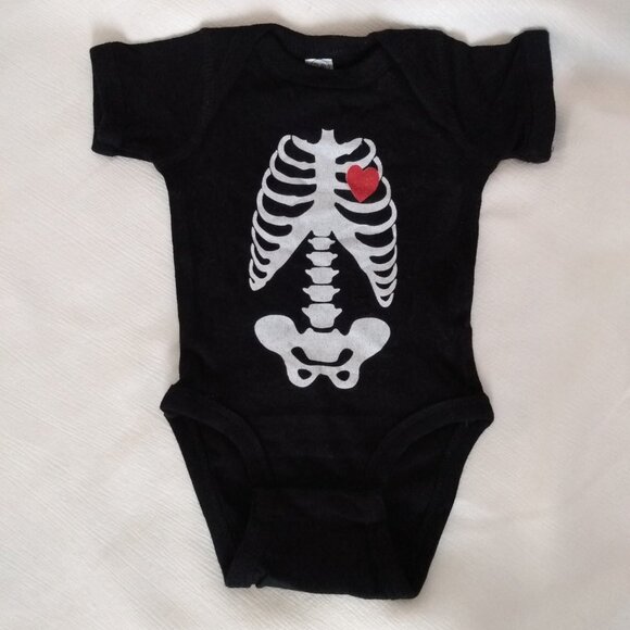 Halloween new born onepiece bodysuit NWOT - Picture 1 of 2